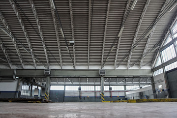 Fototapeta premium Interior of old factory buildings abandoned