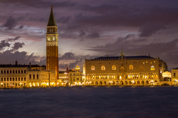 Plakat City view of Venice after sunset