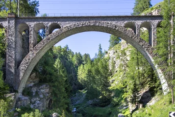 Papier Peint photo Viaduc de Landwasser Arch of the Viaduct in Switzerland