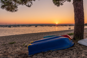 ANDERNOS (Bassin d'Arcachon, France), coucher de soleil sur la plage