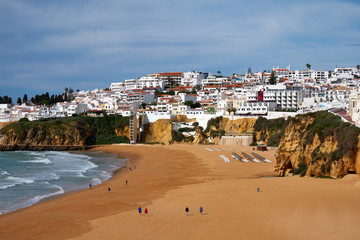Fototapeta na wymiar Impressionen vom Strand und Altstadt von Albufeira am Atlantik, Algarve, Barlavento, Westalgarve, Felsalgarve, Distrikt Faro, Portugal, Europa