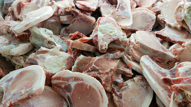 raw  bone steak - bisteca