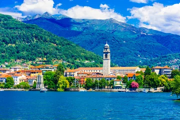 Foto op Plexiglas Scenic lake Lago Maggiore. view of charming town Pallanza. North of Italy © Freesurf