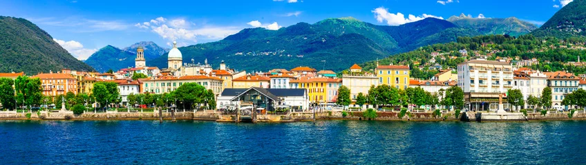  Picturesque lake Lago Maggiore. beautiful Intra town, North of Italy © Freesurf