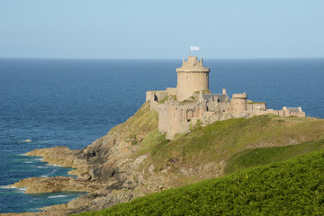 Fototapeta na wymiar Fort la Latte dans les Côtes-d’Armor en Bretagne - La Latte castle in Brittany, France