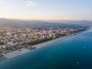 Vista aerea di Locri, città calabrese costiera meta turistica estiva.
