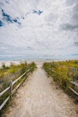 Fototapeta na wymiar Path to the beach in Atlantic City, New Jersey