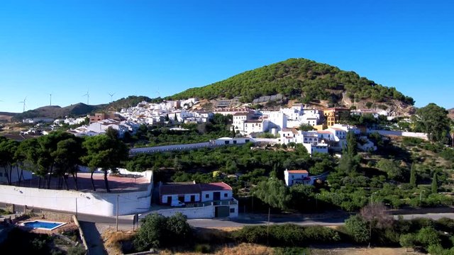 Carratraca desde el aire. Pueblo de Malaga en Andalucia, España