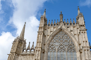 Obraz premium Elaborate tracery on exterior building of York Minster, the historic cathedral built in English gothic architectural style located in City of York, England, UK