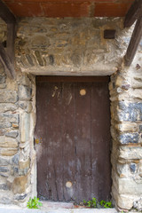 Fototapeta na wymiar The old wooden door in Spain