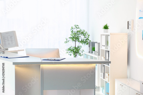 Reception Desk In Modern Hospital Stockfotos Und