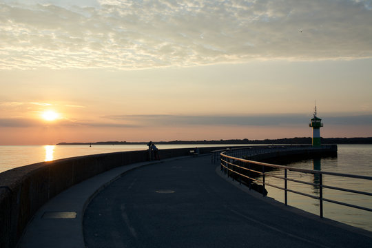 Sonnenaufgang in Travem&uuml;nde