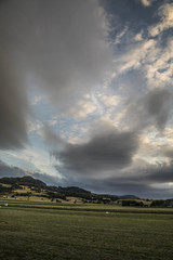 Obraz na płótnie Canvas Wolken über dem Land