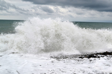 Beautiful waves of the sea foaming, breaking 