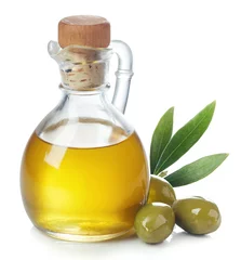 Poster Im Rahmen Flasche Olivenöl und grüne Oliven mit Blättern © baibaz
