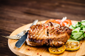 Grilled steak with vegetables 