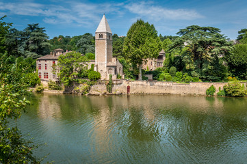 Fototapeta na wymiar Île Barbe sur la Saône à Lyon