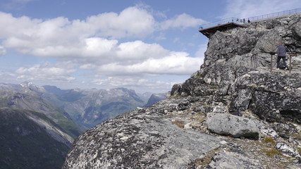 Aufstieg zur Aussichtsplattform Dalsnibba oberhalb der Geirangerstra&szlig;e, Norwegen