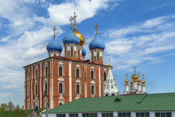 Fototapeta na wymiar Cathedral of the Dormition, Ryazan, Russia