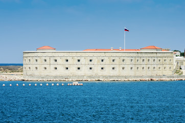 Fototapeta premium Russia, the peninsula of Crimea, the city of Sevastopol. 06/10/2018: Konstantinovsky battery in the Sevastopol bay