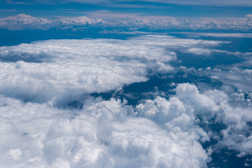vista de cúmulos nubes sobre Colombia