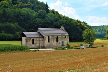 Ruinenkirche in der Nähe von Wellheim