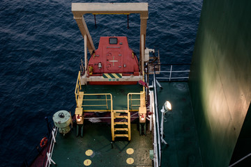 The free fall lifeboat