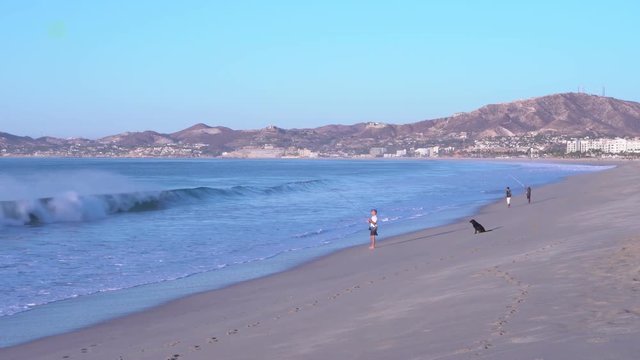 6 Pesca de orilla en playa de Los Cabos 
