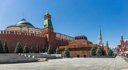Obraz premium Panoramic view of the Kremlin and the Mausoleum on the Red Square in Moscow