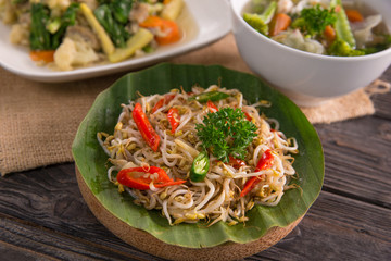 oseng tauge. stir fry bean sprouts