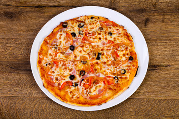 Pizza with ham
