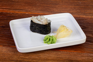 Japanese sushi gunkan yellowtail
