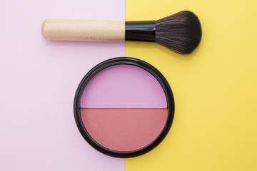 Obraz na płótnie Canvas top view of makeup cosmetics set