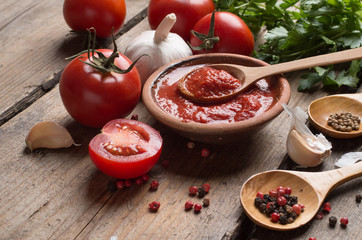 Ketchup and ingredients