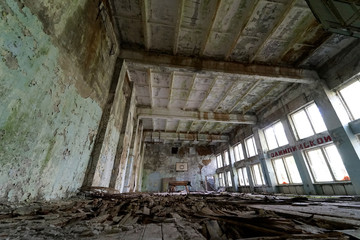 Fototapeta na wymiar Turnhalle in Tschernobyl