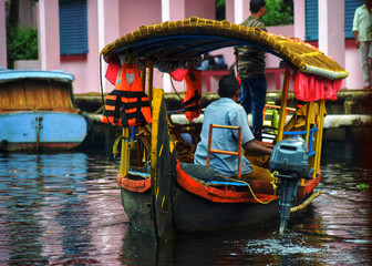 Obraz premium Waterways in Allepey , kerala . Also called as venice of the East.