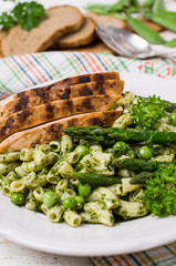 Pasta in green sauce