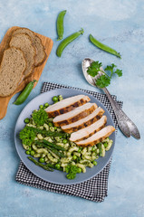 Pasta in green sauce