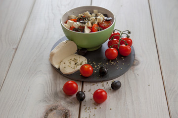 Ensalada fresca de mozzarella y tomate