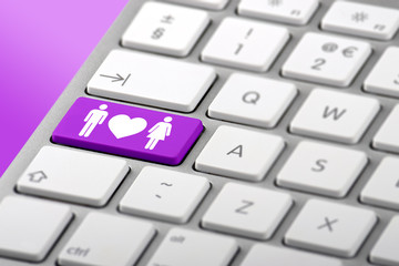 Online Dating Key on a Keyboard