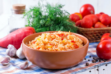 Spanish brown rice with tomatoes