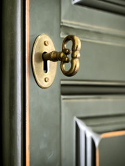 Puerta y cerradura con llave