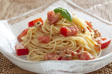 フレッシュトマトとツナの冷たいスパゲティー