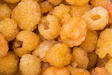 Berries yellow raspberry © Alex Zegrachov