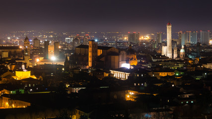 Fototapeta premium Panorama notturno di Bologna