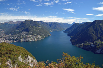 Fototapeta na wymiar Lake view in Lugano