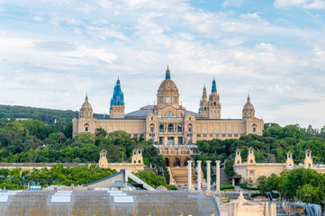 Fototapeta premium Narodowe Muzeum Sztuki Katalonii (Museu Nacional d'Art de Catalunya) w Barcelonie, Hiszpania.