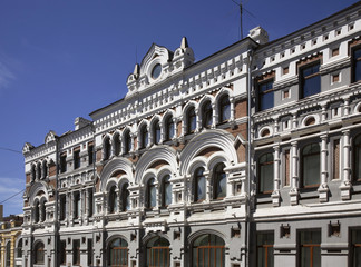 Fototapeta na wymiar Historic building on Svetlanskaya Street in Vladivostok. Russia