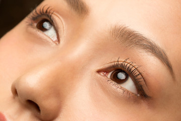 Naklejka premium Twarz kobiety z bliska