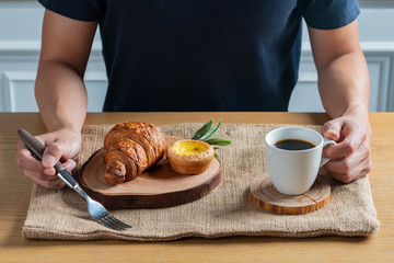 Various breads and a cup of coffee are popular combination of breakfast or brunch to modern people. One of Important habits for a healthy lifestyle is that no matter how busy you are, don't skip meals
